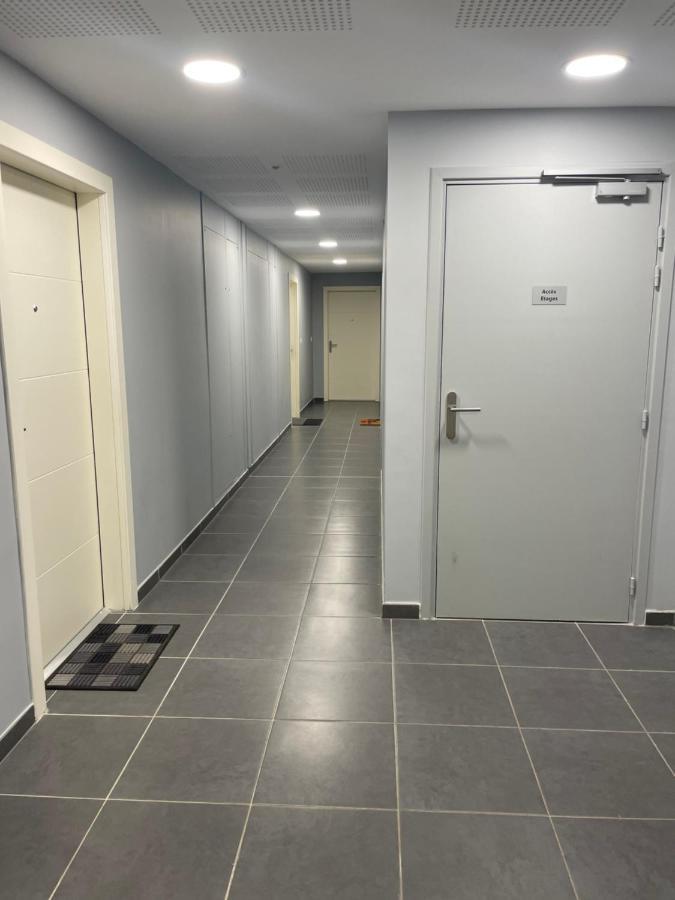 Appartement Et Garage Au Coeur De L'Isle LʼIsle-sur-la-Sorgue Exterior foto